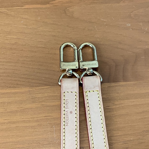 Louis Vuitton Vachetta Leather Shoulder Strap - Picture 9 of 16